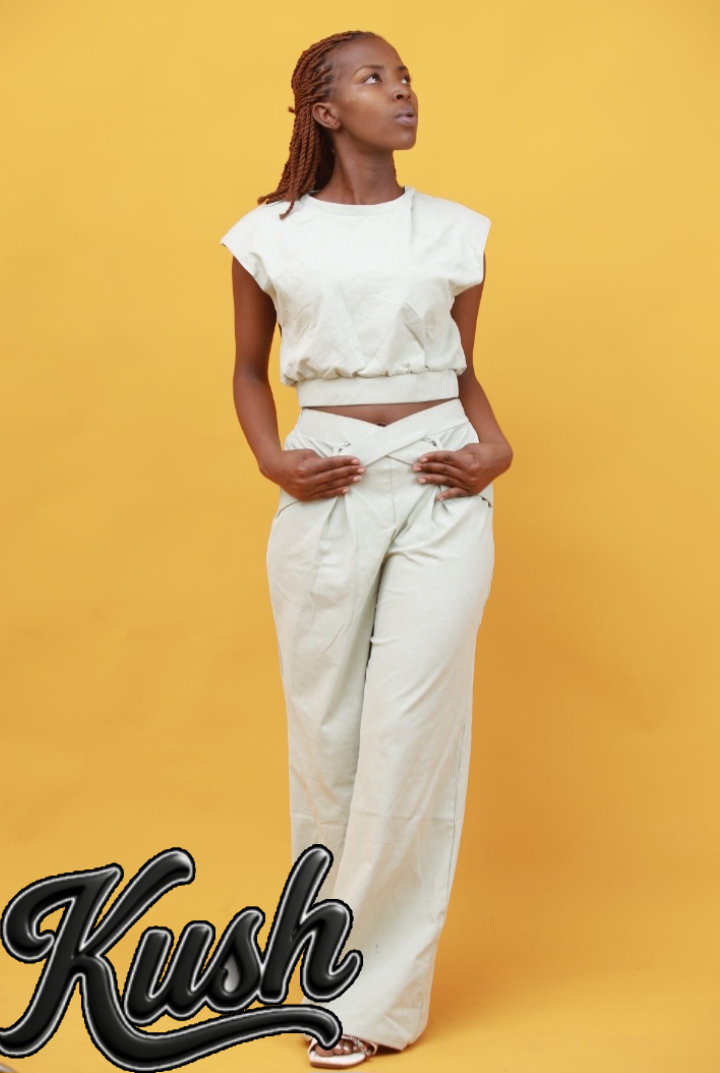 COMPLETE ACTIVEWEAR - front