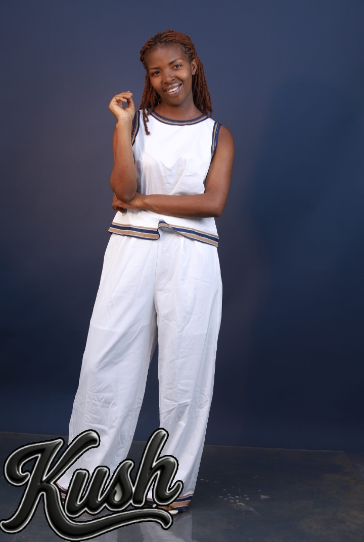 COMPLETE ACTIVEWEAR - front