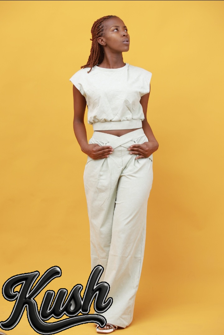 COMPLETE ACTIVEWEAR - front