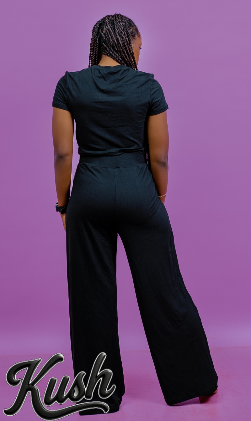 COMPLETE ACTIVEWEAR - left