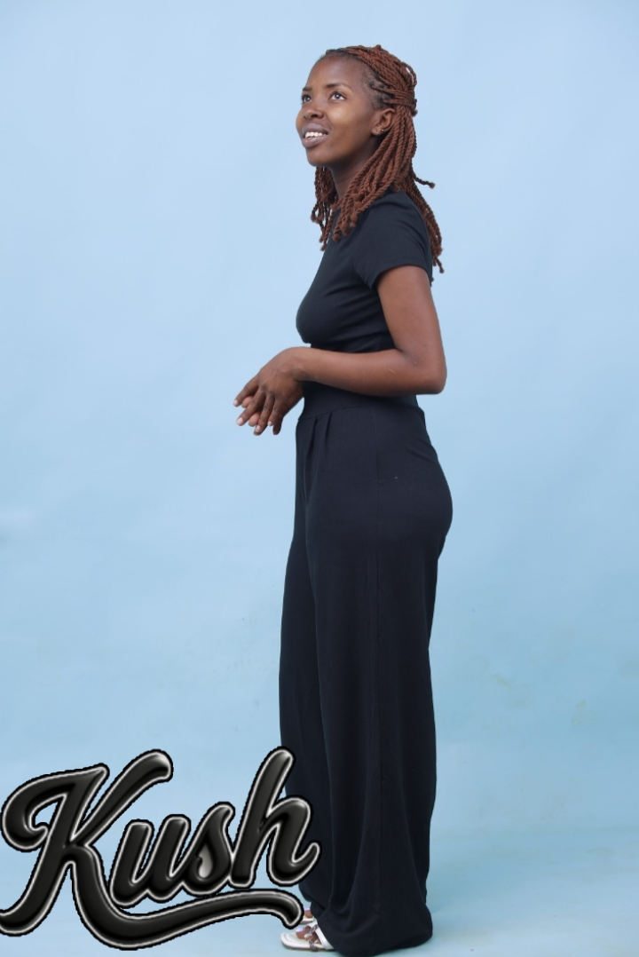 COMPLETE ACTIVEWEAR - right